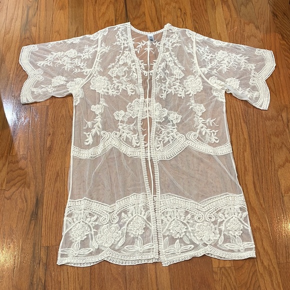 Woman’s lace beach cover up or dressing gown size xxl - Picture 2 of 13